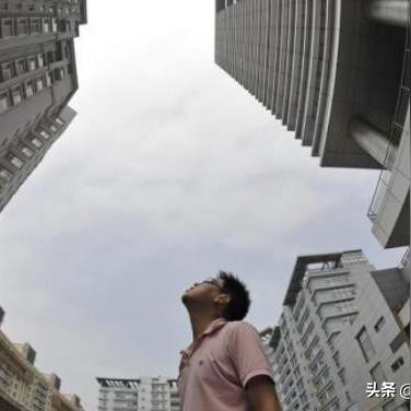 手机看天气，一天降温十度，生活里的冷暖预言