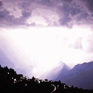 暴雨预警实时追踪，中央气象台如何守护你的出行安全