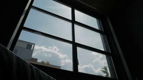 晚七点半的窗