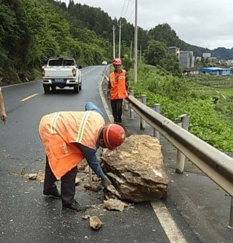 广西未来三天暴雨来袭,多地需警惕洪涝与地质灾害 广西未来三天暴雨来袭,多地需警惕洪涝与地质灾害